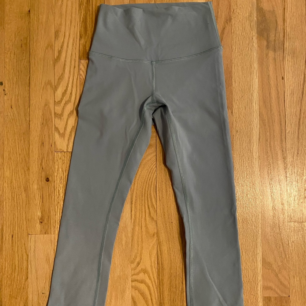 Light green lululemon cropped leggings